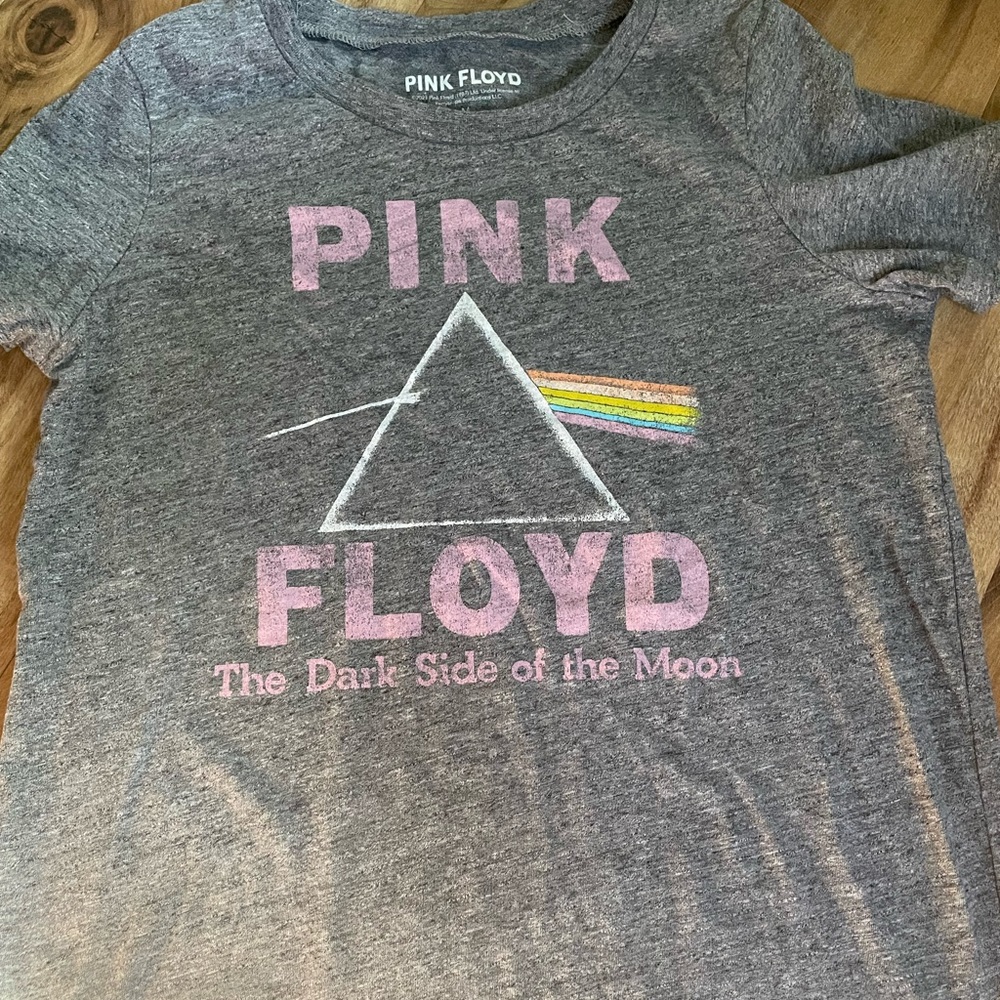 Pink Floyd shirt